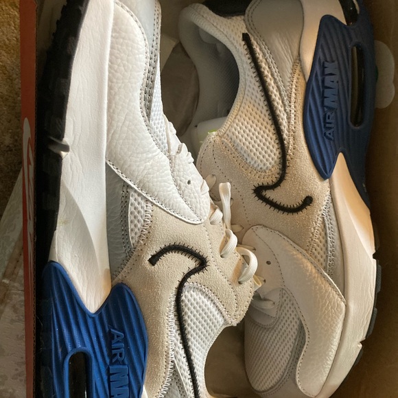 Brand new Nike Air Max size 10.5 blue and white with yellow Nike logo - Picture 5 of 6